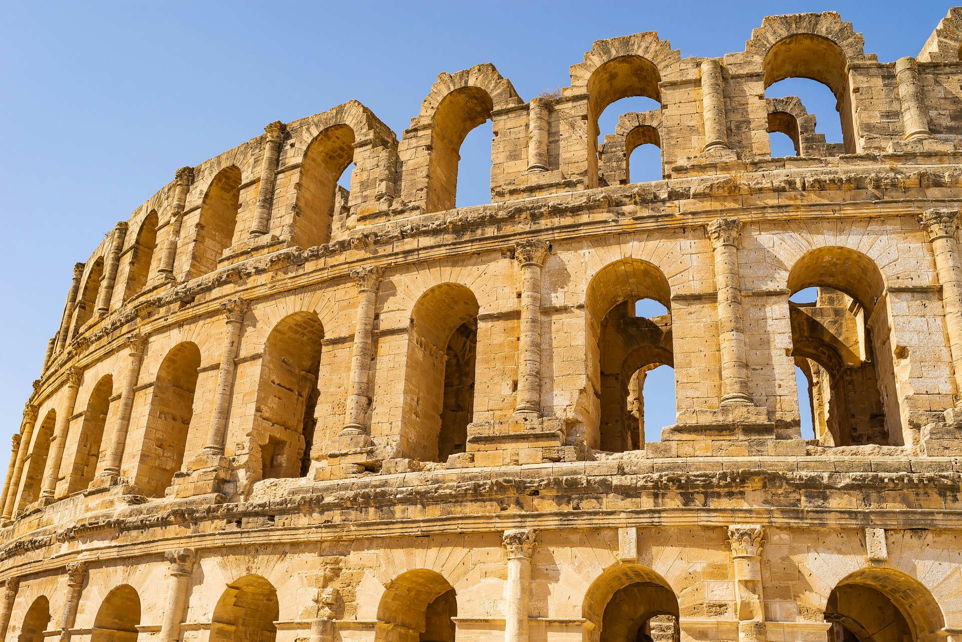 Les arches extérieures de l'amphithéâtre romain d'El Jem, Tunisie